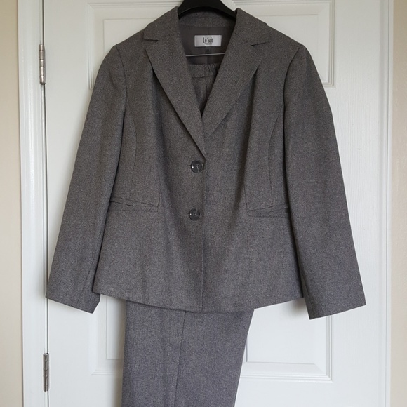 Le Suit Other - Le Suit Grey Women's Business Pant Suit 16W